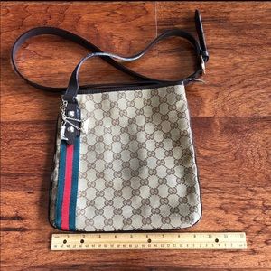 (SOLD) Gucci crossbody Bag